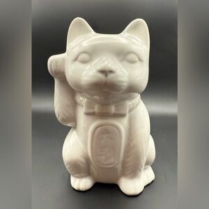 Vintage Dynasty White Ceramic Maneki Neko Tiki Mug". 
Lucky Cat. China. 6.5”H